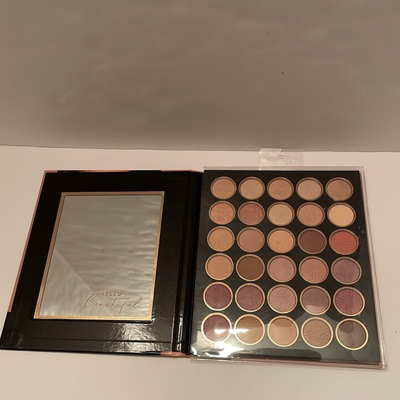 ELLEN TRACY Glam eyeshadow palette in box with sealed mirror. Cruelty free vegan - Picture 5 of 17